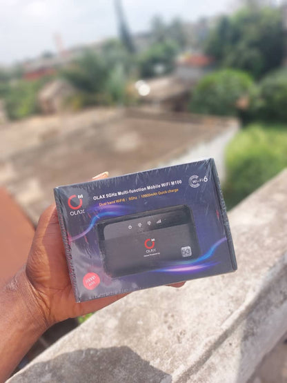 OLAX M100 batterie 10000mAh en charge de plusieurs appareils connectés